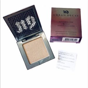 🆕Urban Decay highlighter in Sin